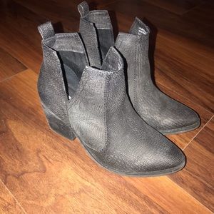 ✨PERFECT BLACK BOOTIES✨